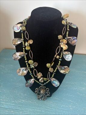 Set of keshi / blister pearl necklaces with octopus